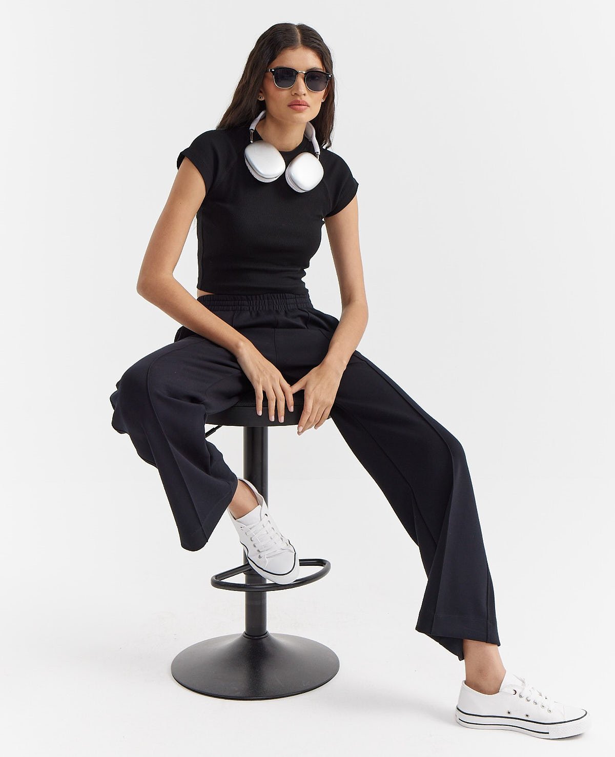 شورت رياضي نسائي بخياطة أمامية