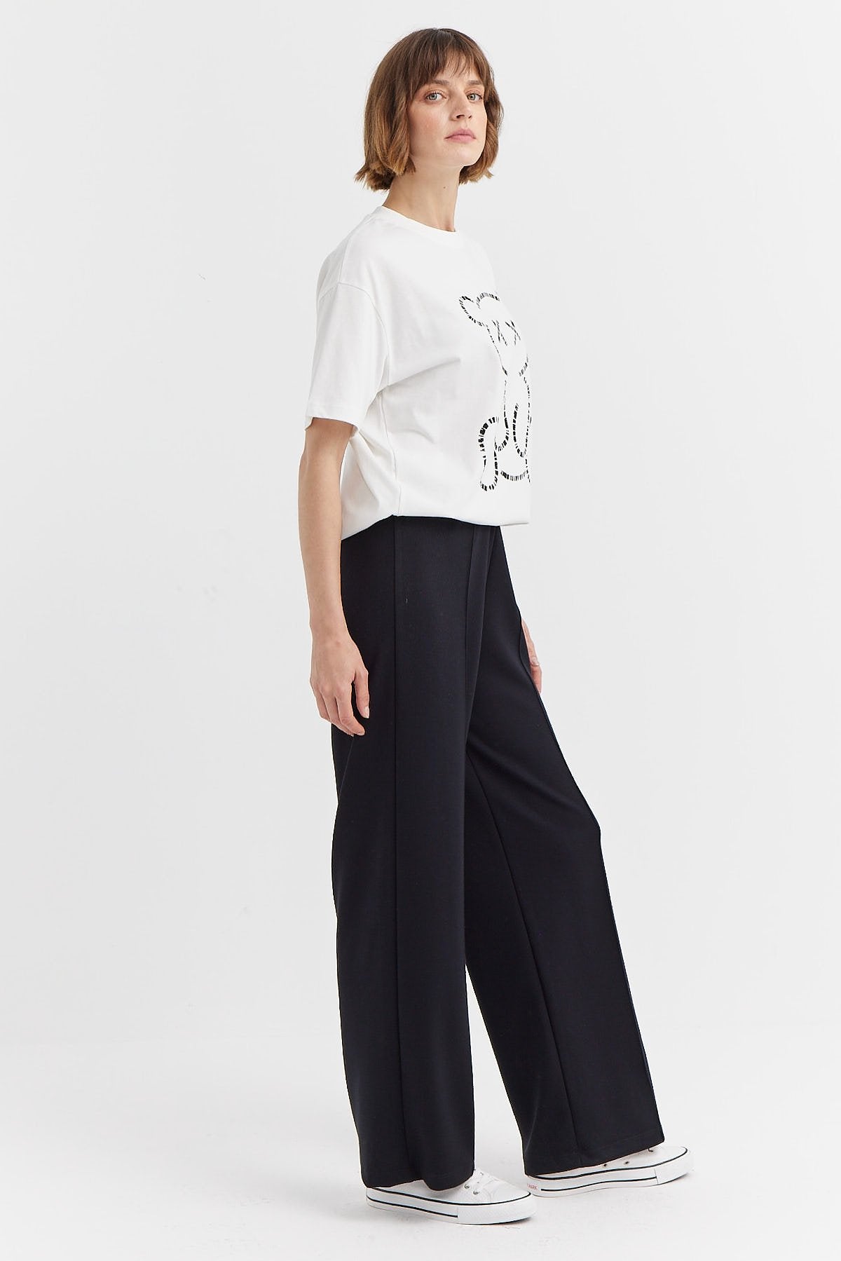 Women's Front Stitch Detail Sweat Bottom