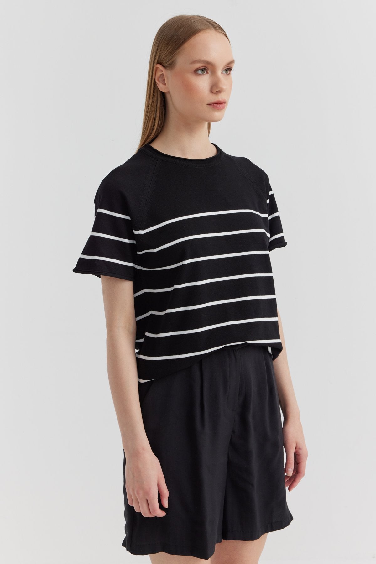 Women's Sausage Collar Striped Short Sleeve Knit T-shirt