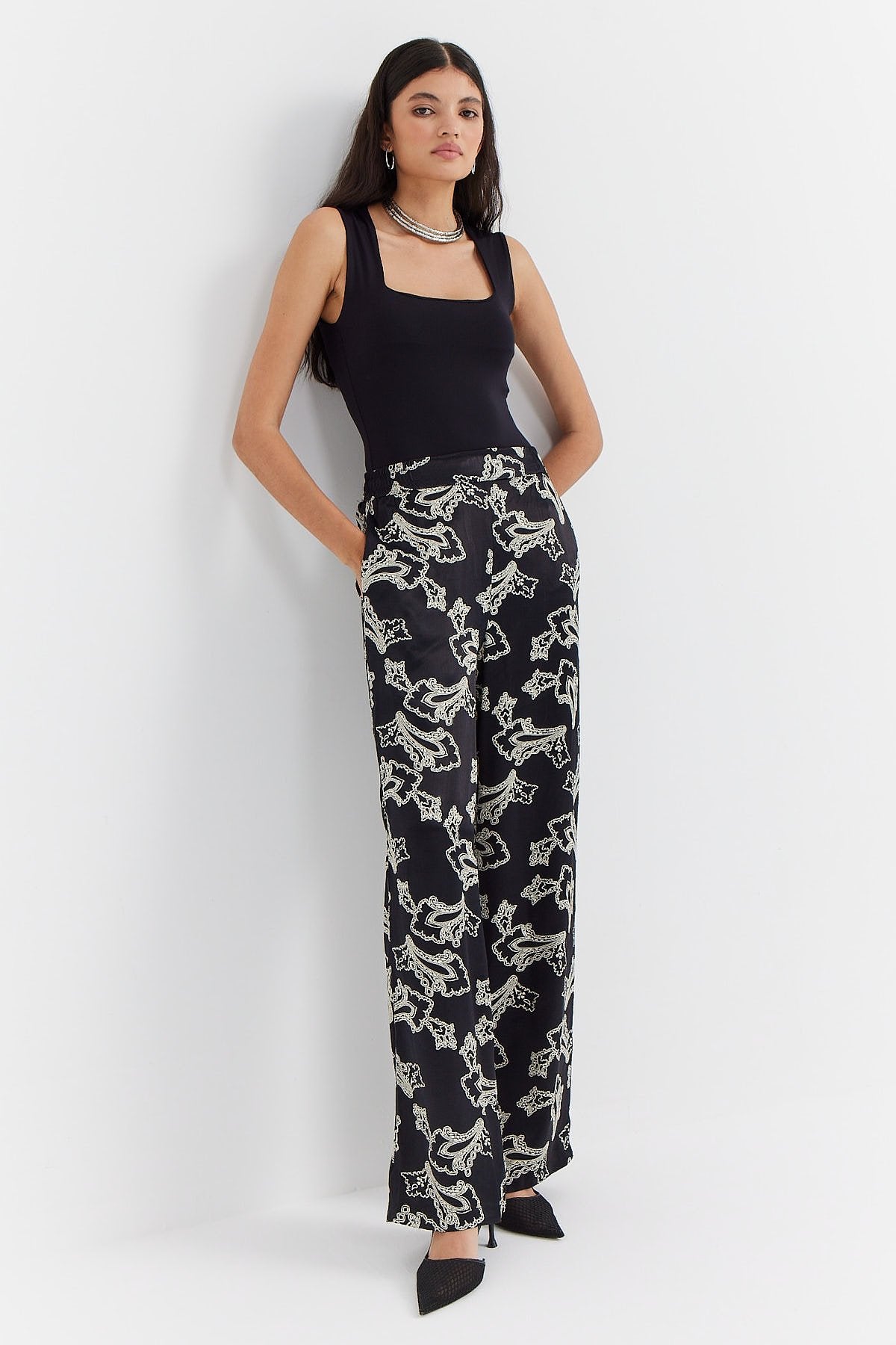 بنطلون ساتان للنساء