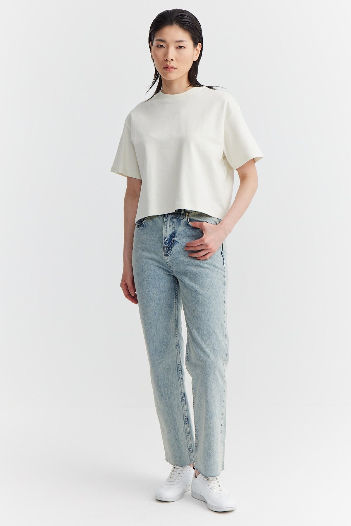 بنطلون جينز نسائي بخصر مرتفع وقصة ساق واسعة