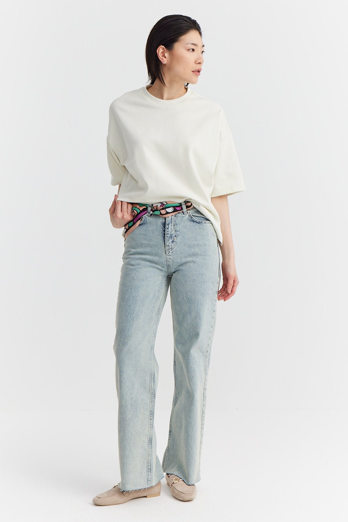 بنطلون جينز نسائي بخصر مرتفع وقصة ساق واسعة