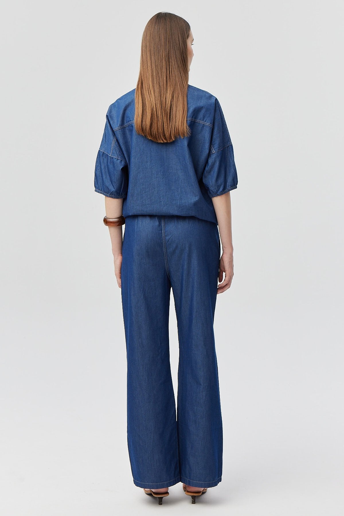 Women's Elastic Waist Jeans with Pockets