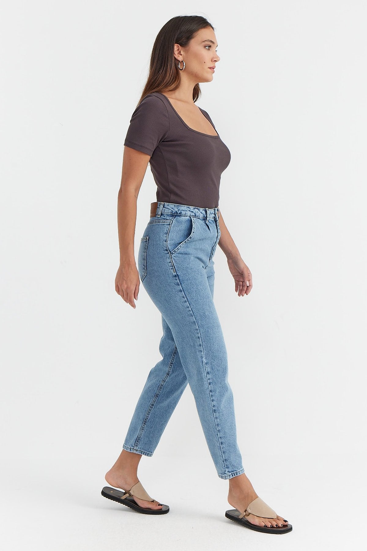 بنطلون جينز نسائي بخصر مرتفع