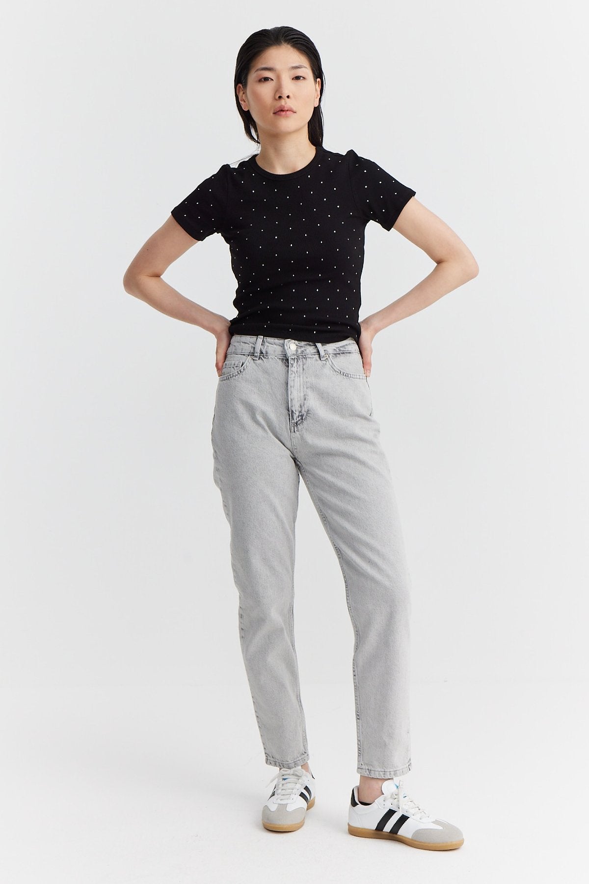 بنطلون جينز نسائي ضيق بخصر مرتفع