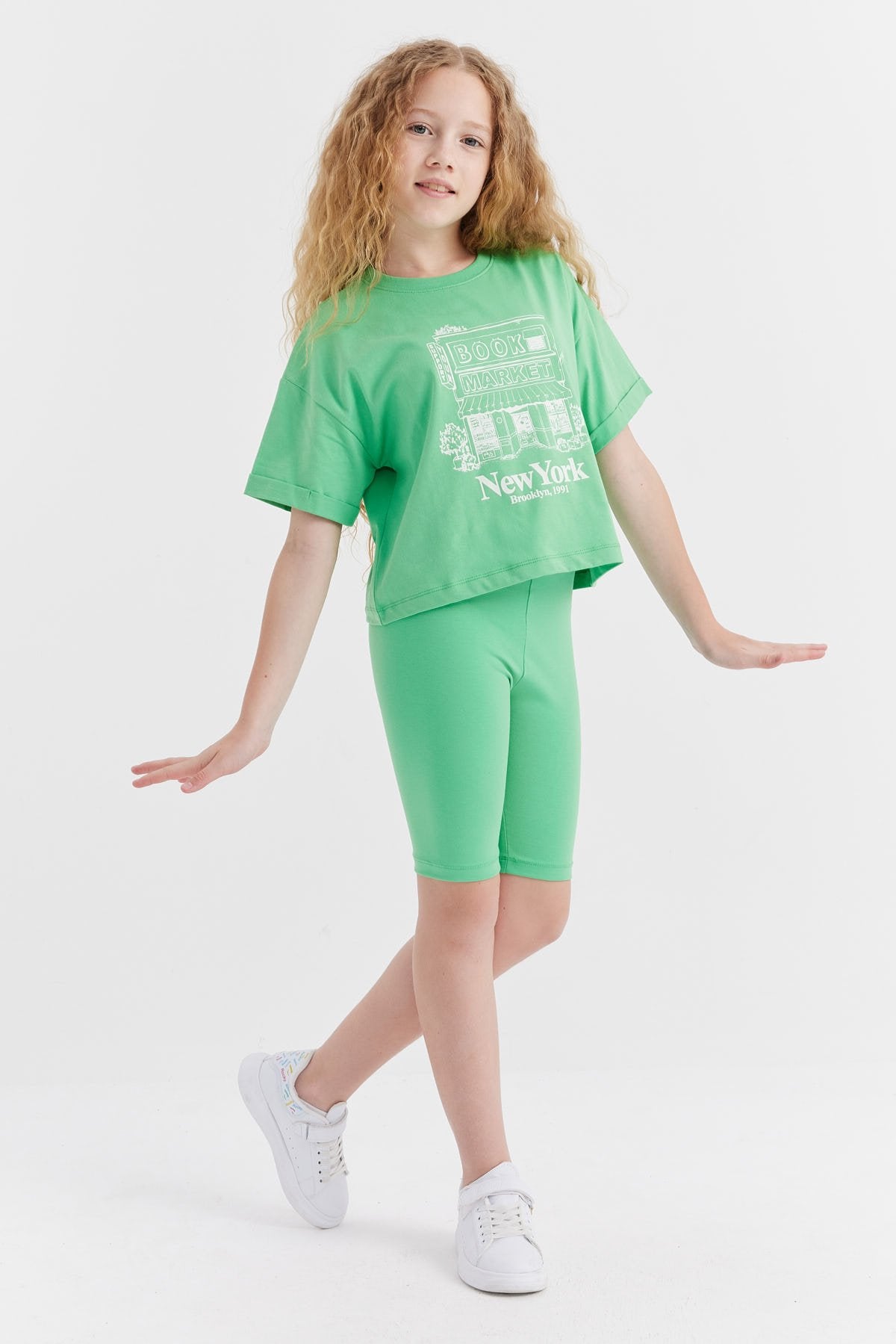 تایتێکی کورتی کچان