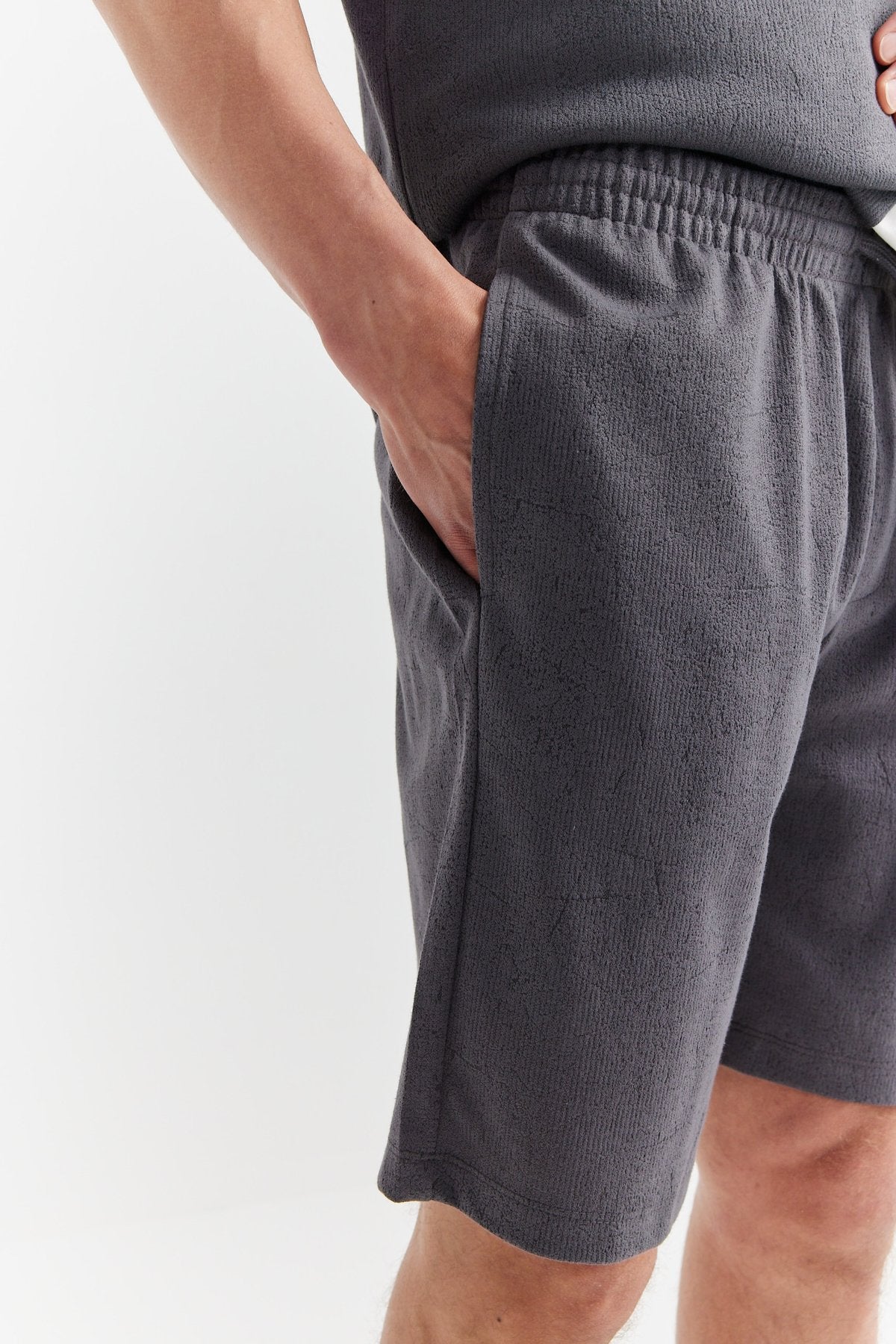 Men's Textured Tie-Waist Shorts