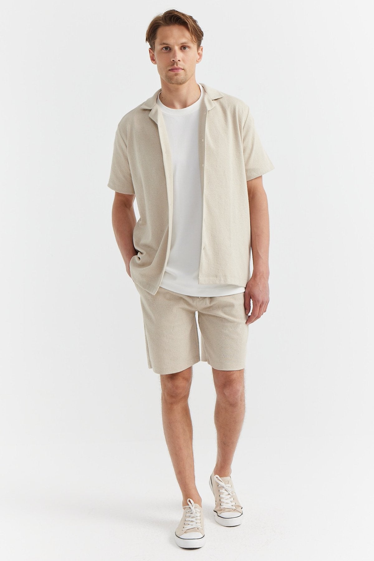 Men's Textured Tie-Waist Shorts