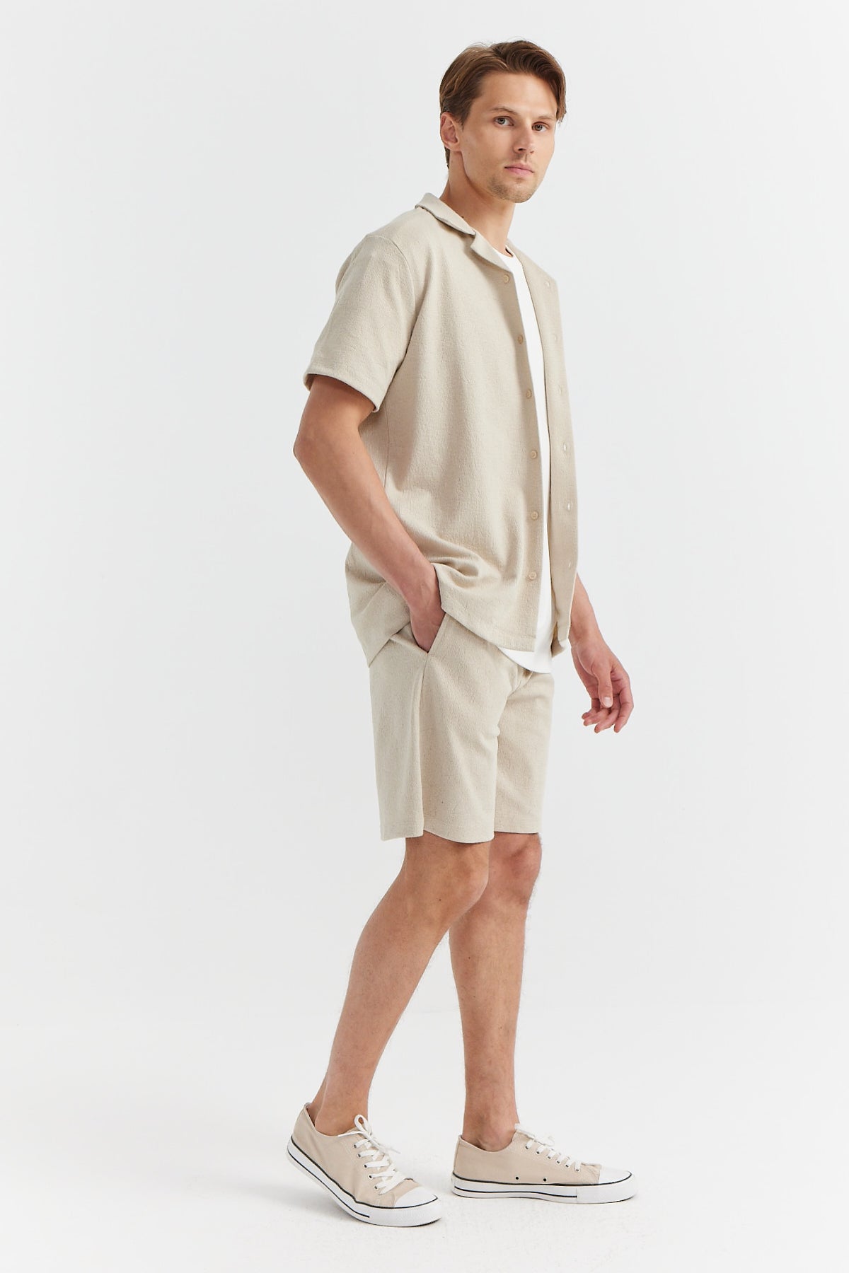 Men's Textured Tie-Waist Shorts