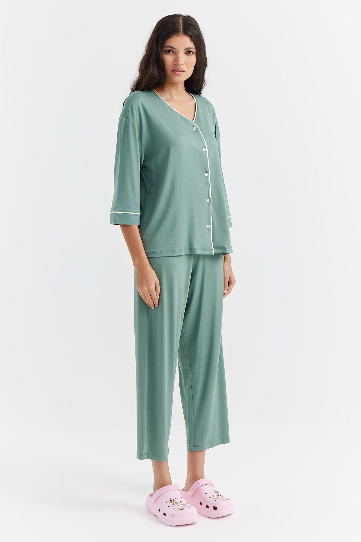 Kadın Rahat Kesim Düğmeli Pijama Takımı