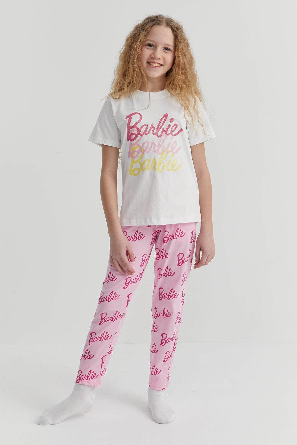 Kız Barbie Baskılı Pijama Takımı