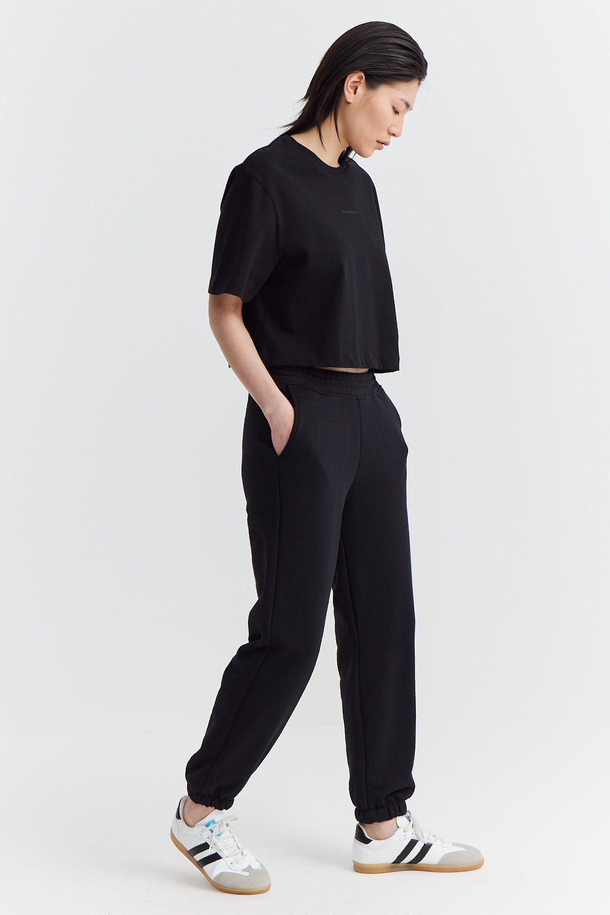 Women's Elastic Waist and Leg Sweat Bottom