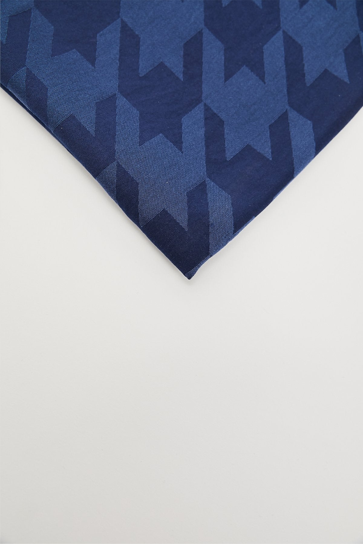 Houndstooth Patterned Shawl