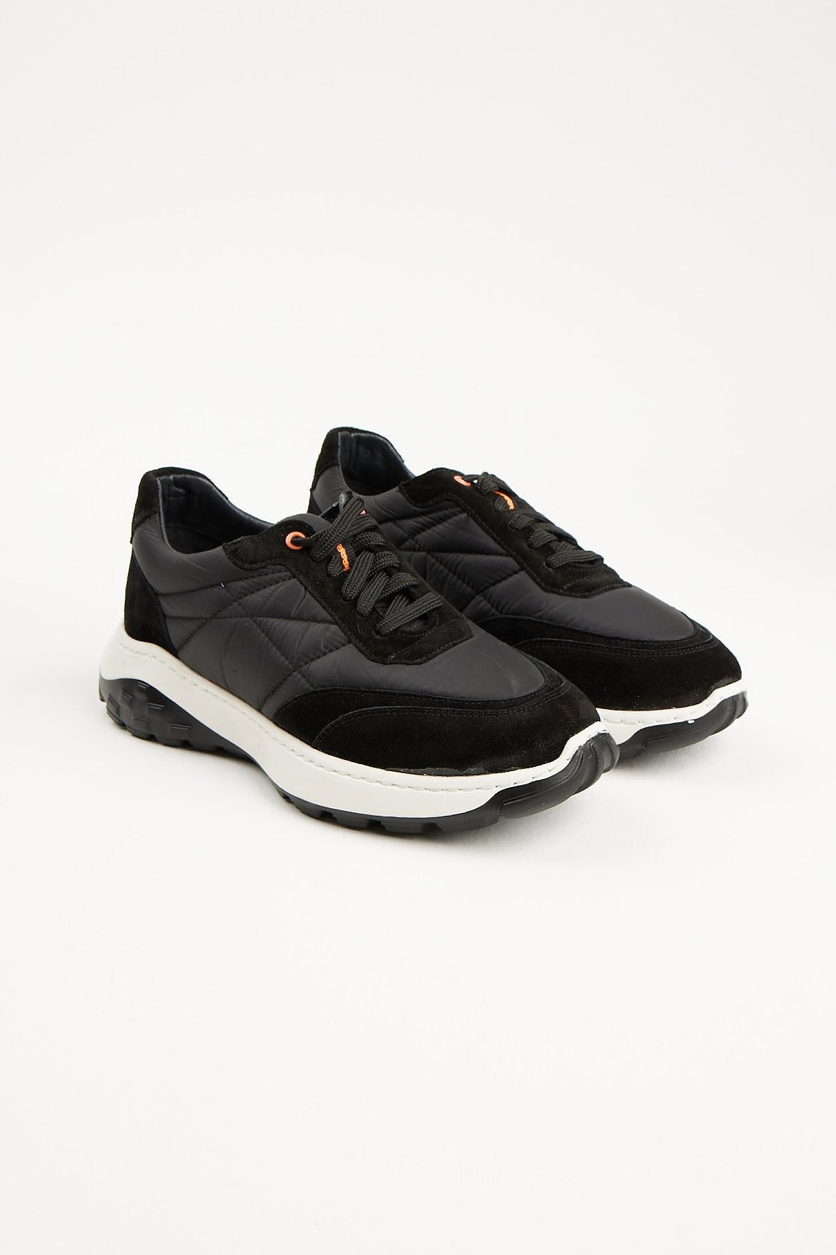 پێڵاوی کازۆئالی ڕەنگی تێکەڵاوی پیاوان