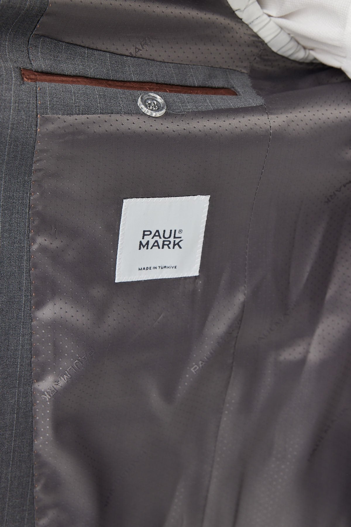 بدلة رجالية بياقة السنونو