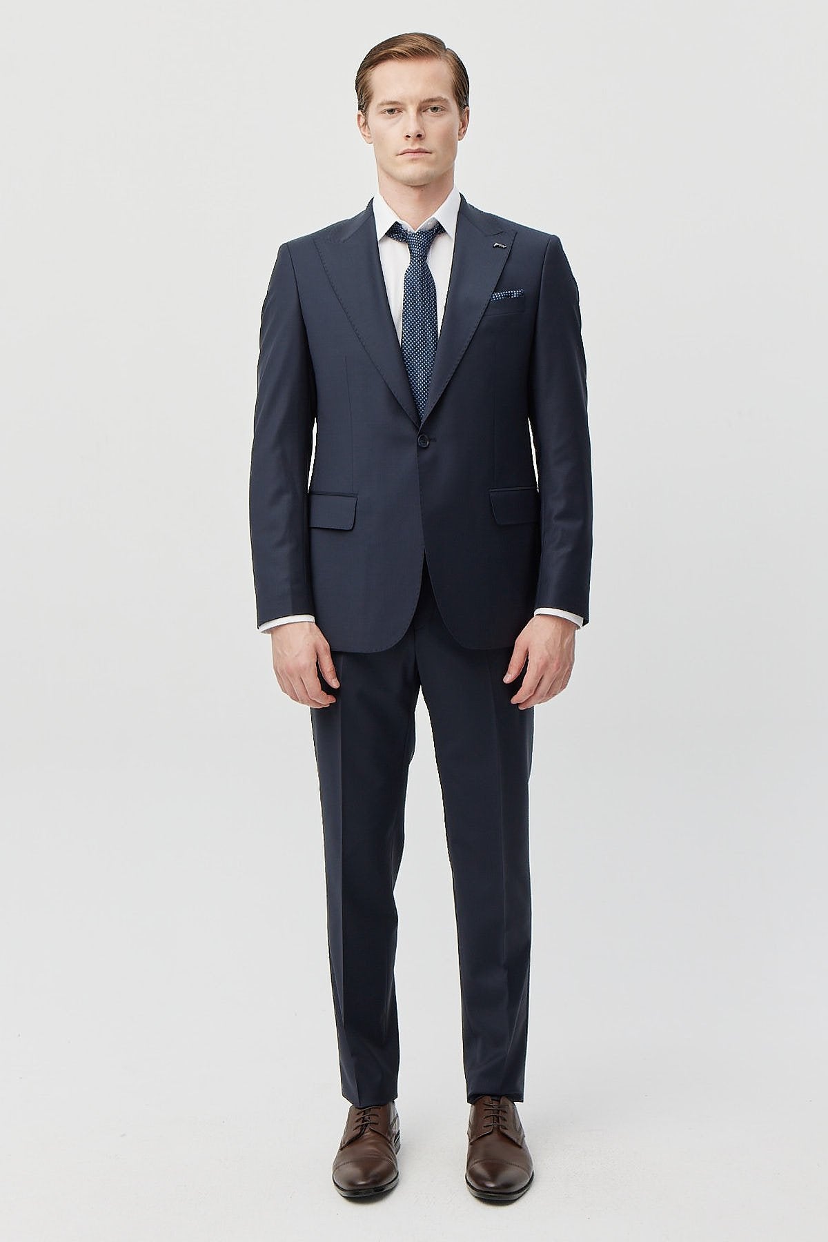 Men's Pointed Collar Suit
