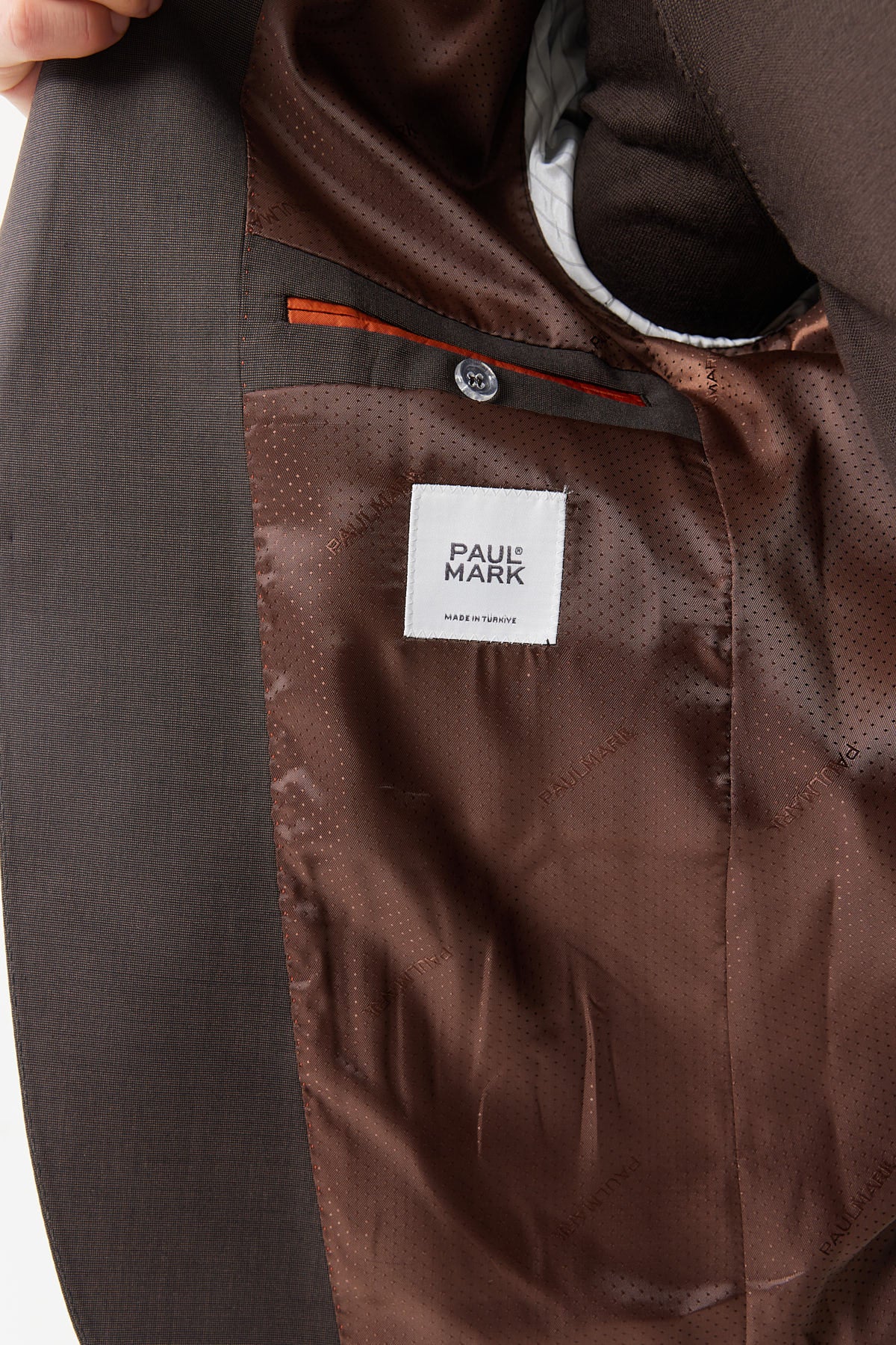 عەزی مۆنۆ کۆلارە بۆ پیاوان بە ئارامییەوە