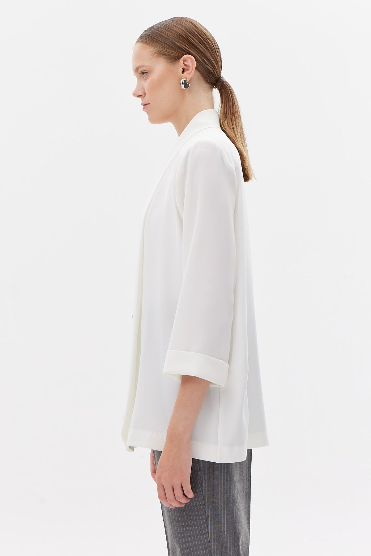 سترة نسائية غير مبطنة