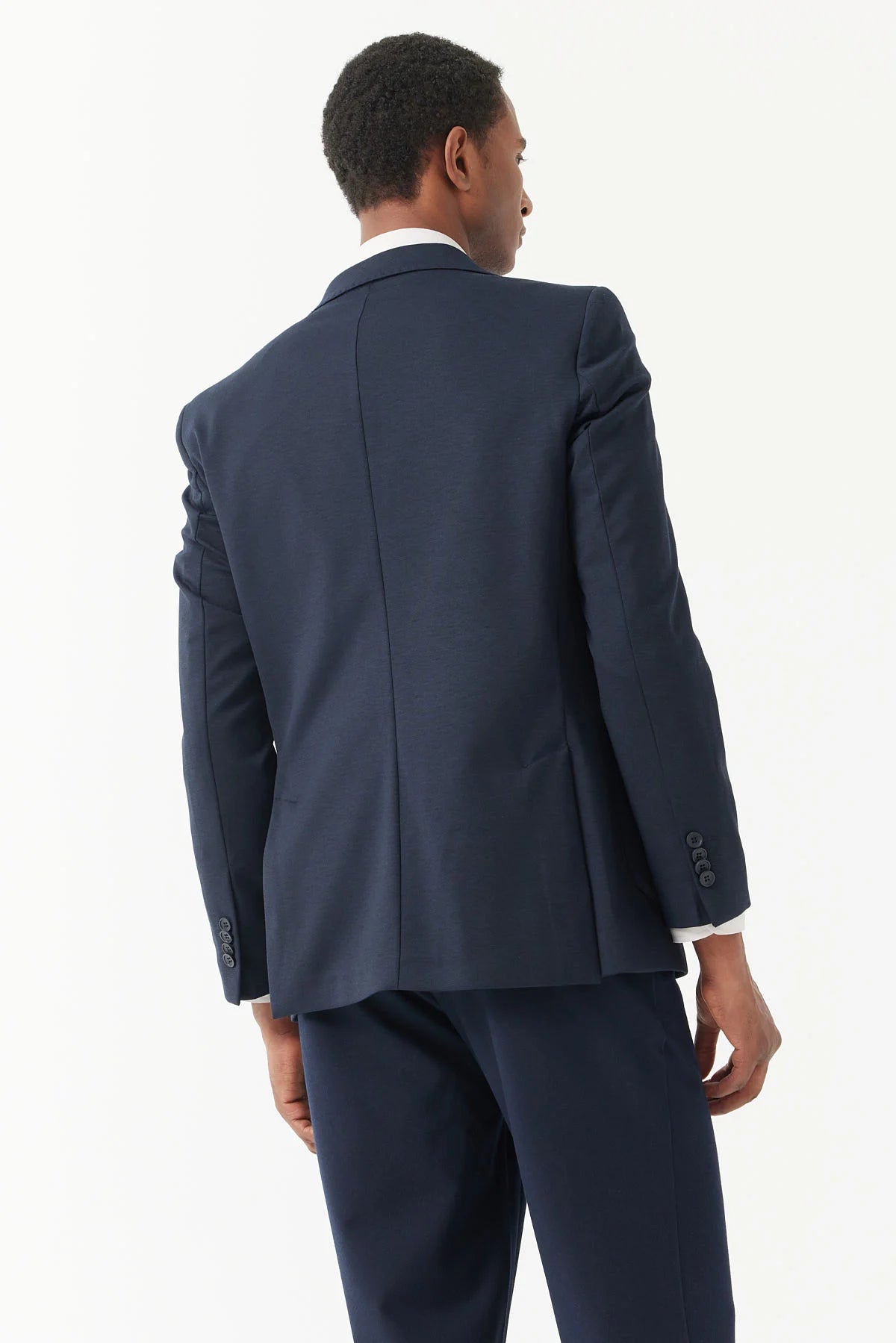 سترة رجالية بياقة مدببة