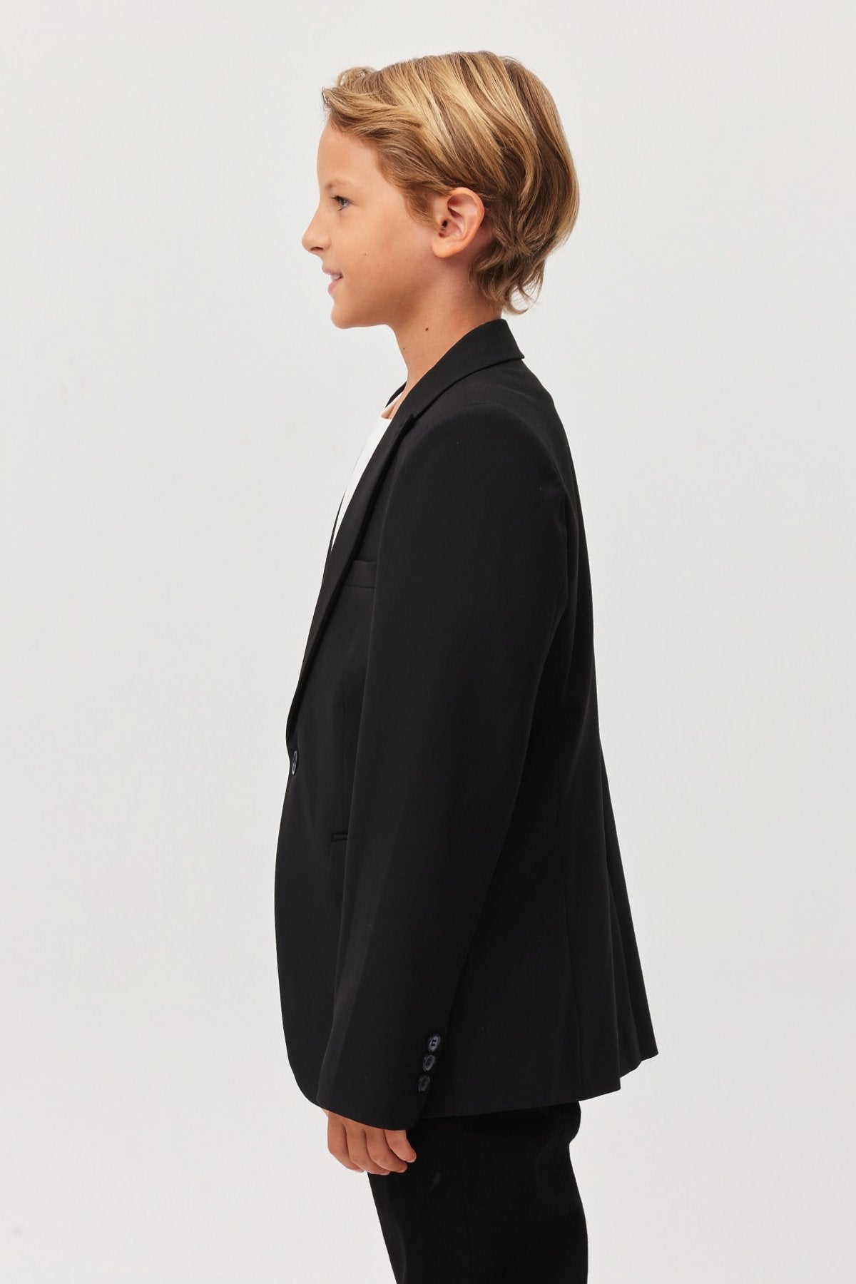 سترة للأولاد بزر واحد