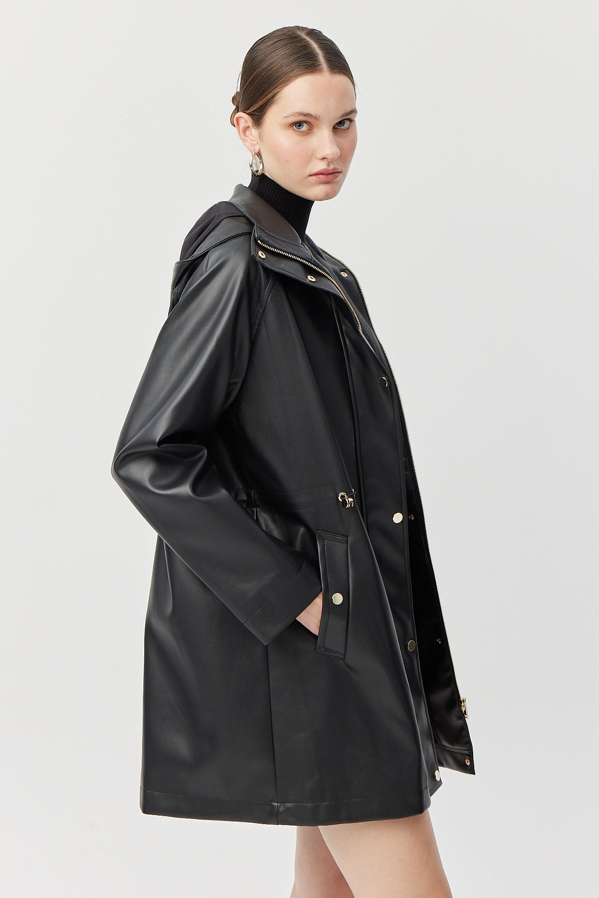 معطف ترنش جلدي نسائي