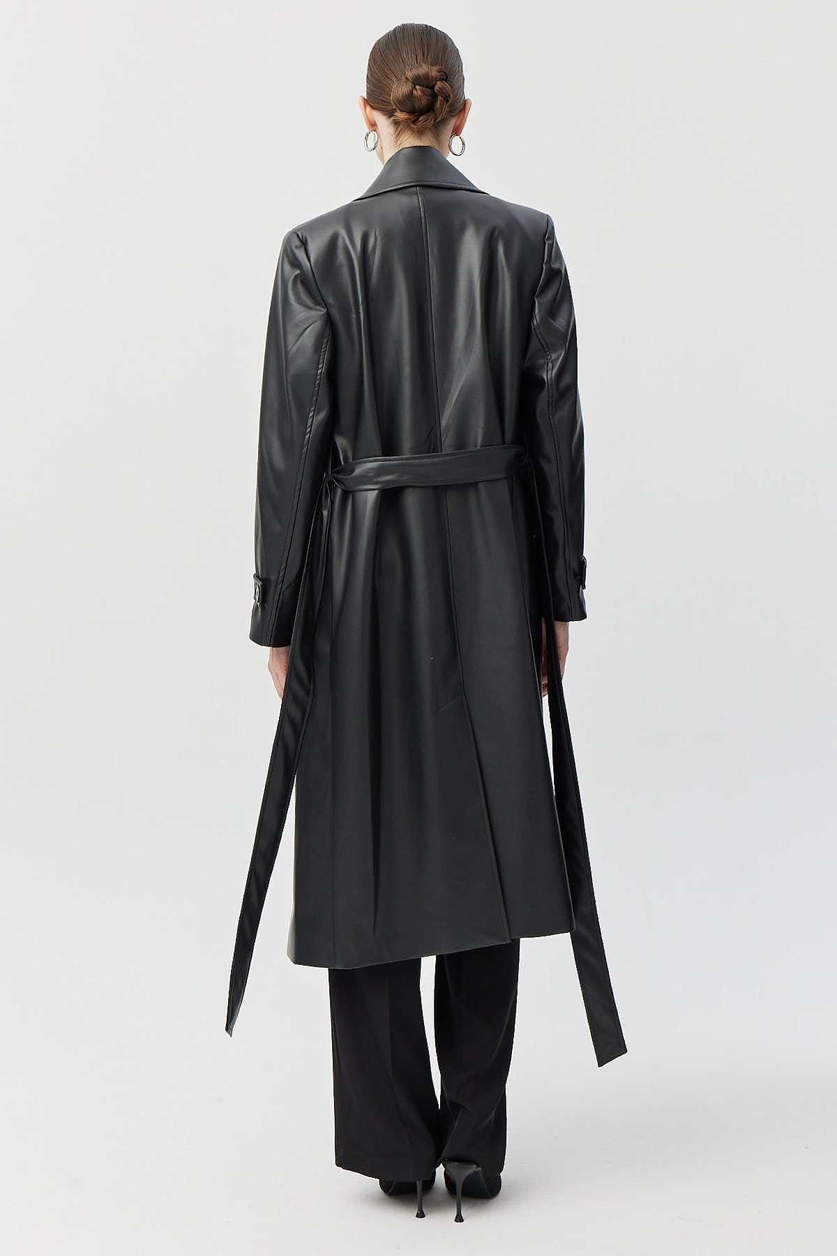 معطف ترنش جلدي بحزام للنساء