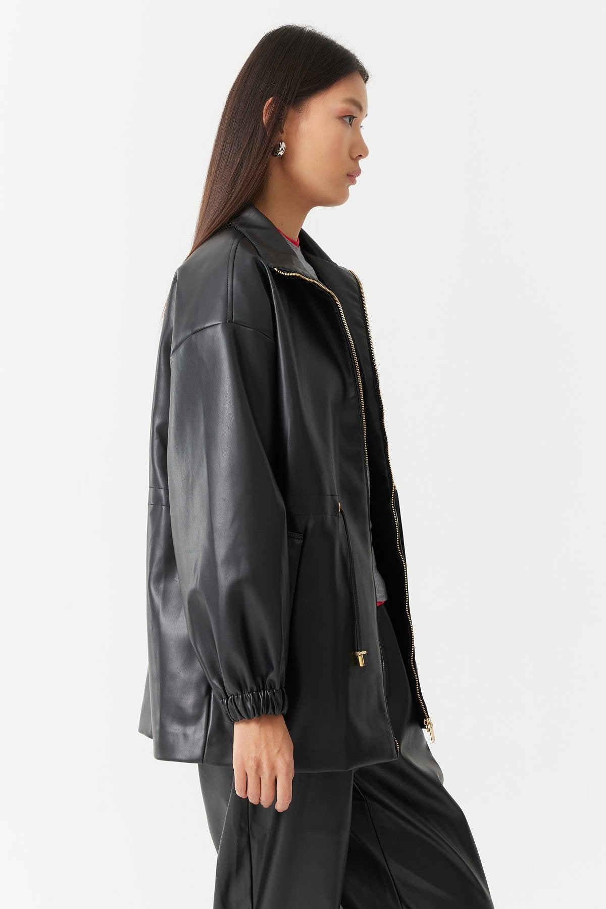 معطف جلدي نسائي بخصر قابل للتعديل