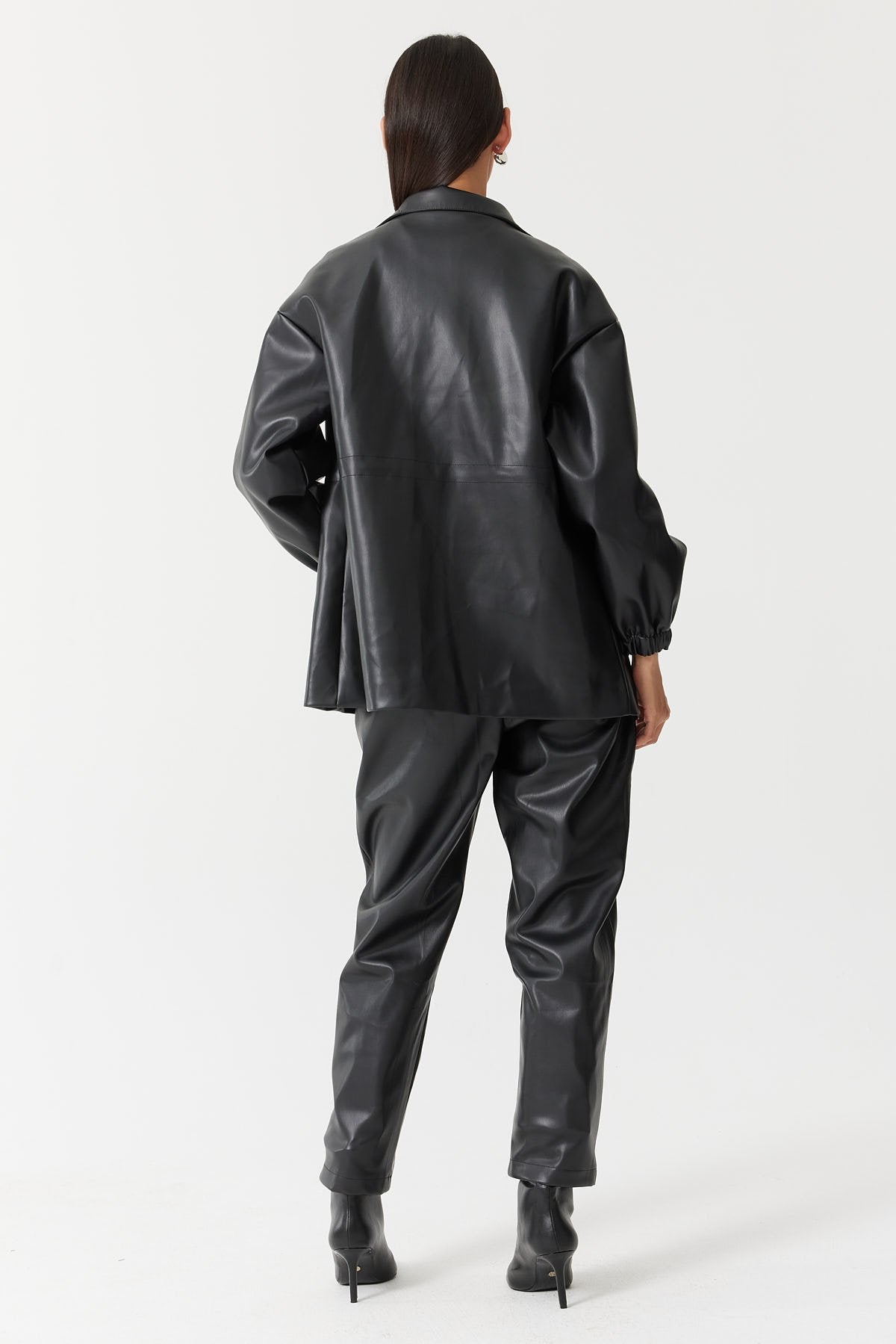 معطف جلدي نسائي بخصر قابل للتعديل