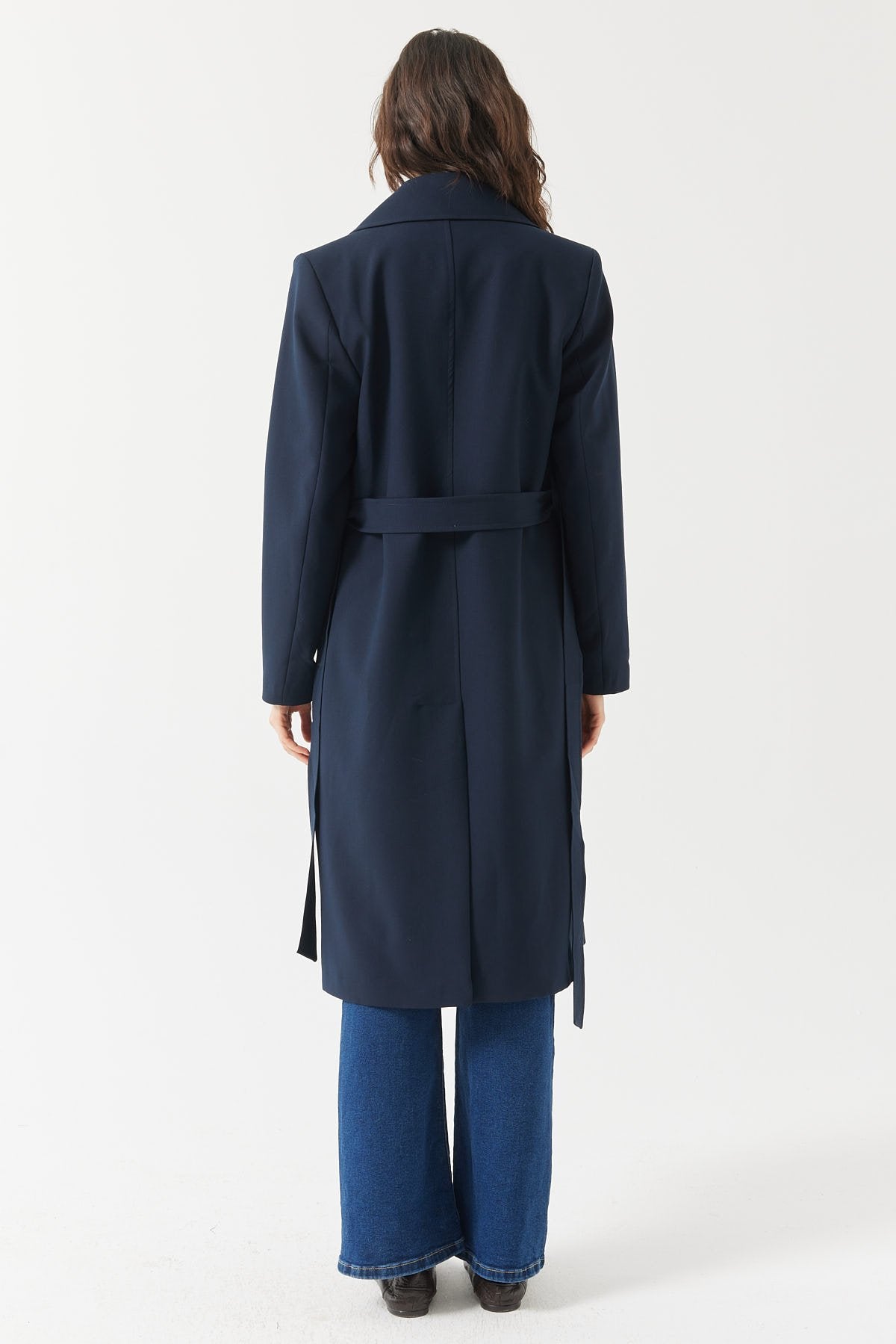 معطف نسائي طويل مزدوج الأزرار