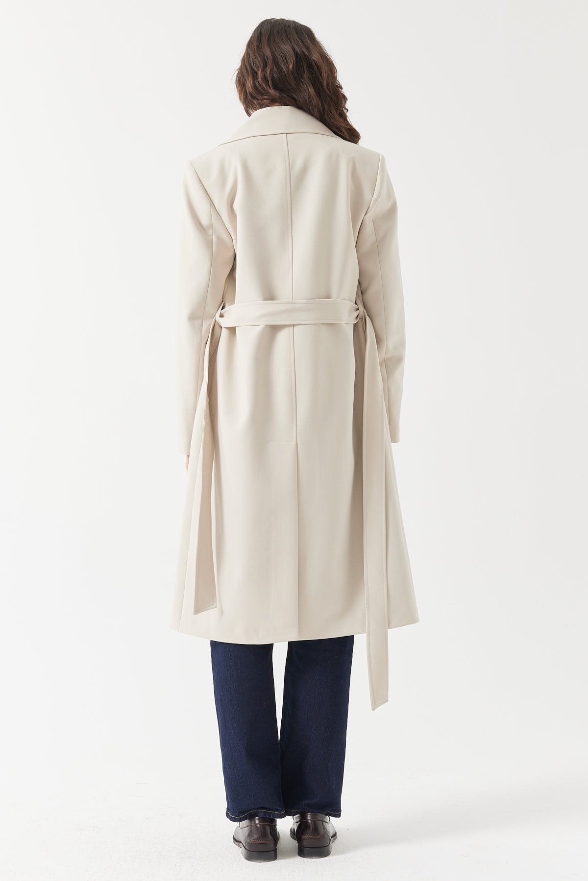 معطف نسائي طويل مزدوج الأزرار