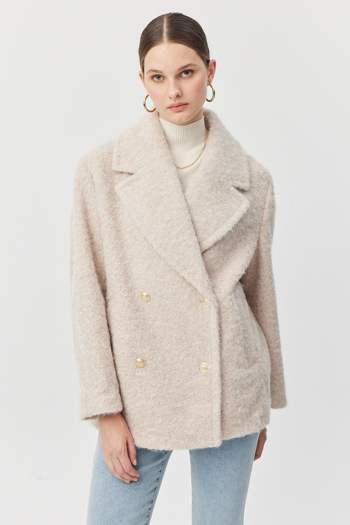 قاپوتی کورتی ئافرەتان