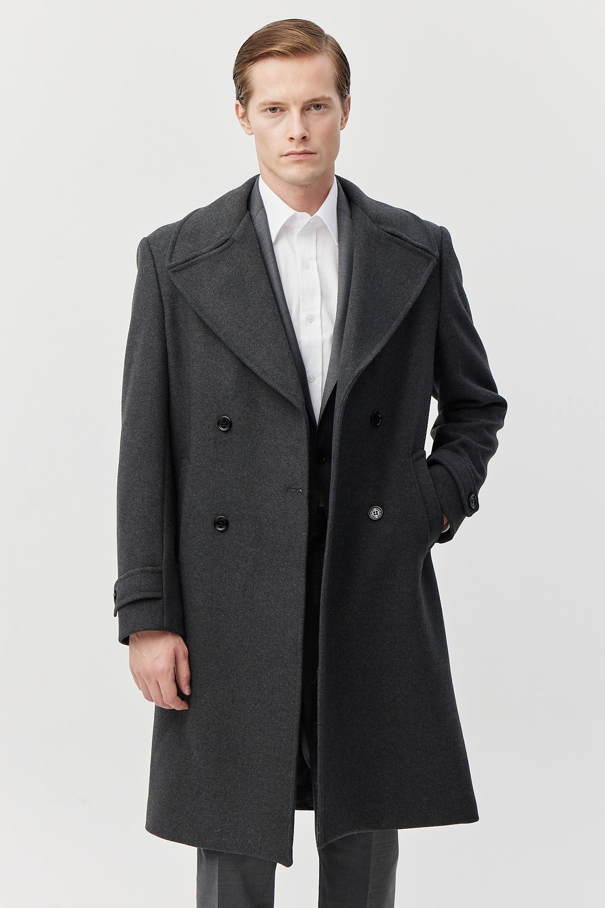 معطف رجالي طويل