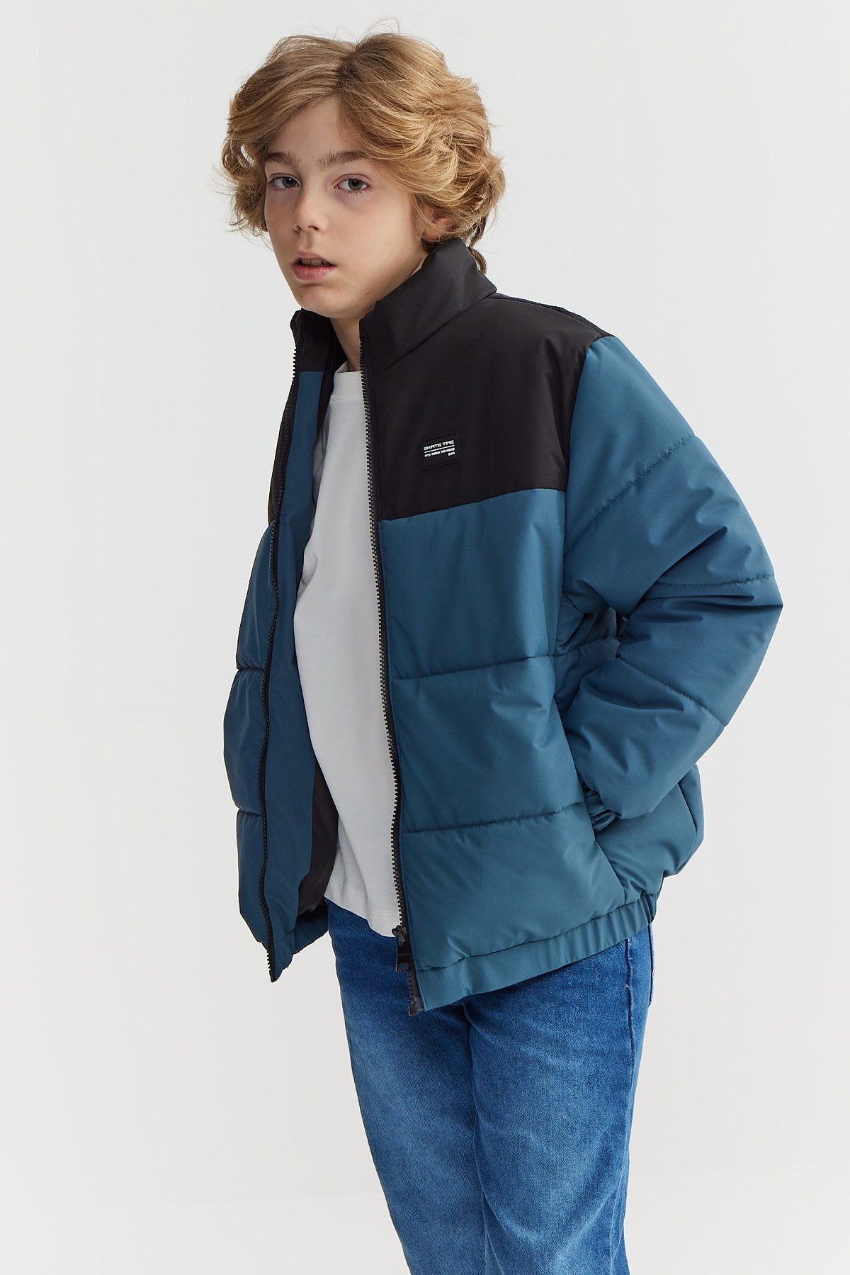 معطف للأولاد بياقة واقفة