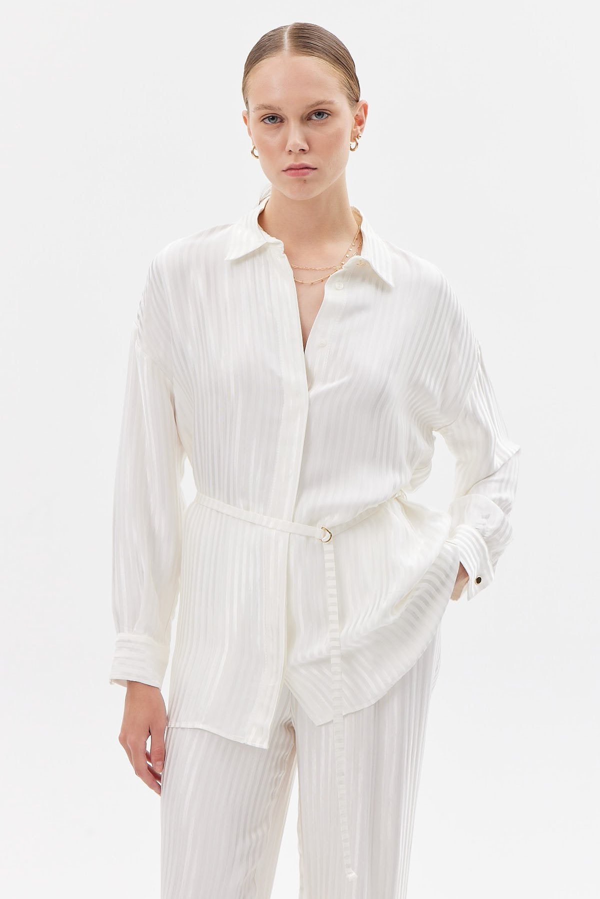 Kadın D Tokalı Saten Gömlek