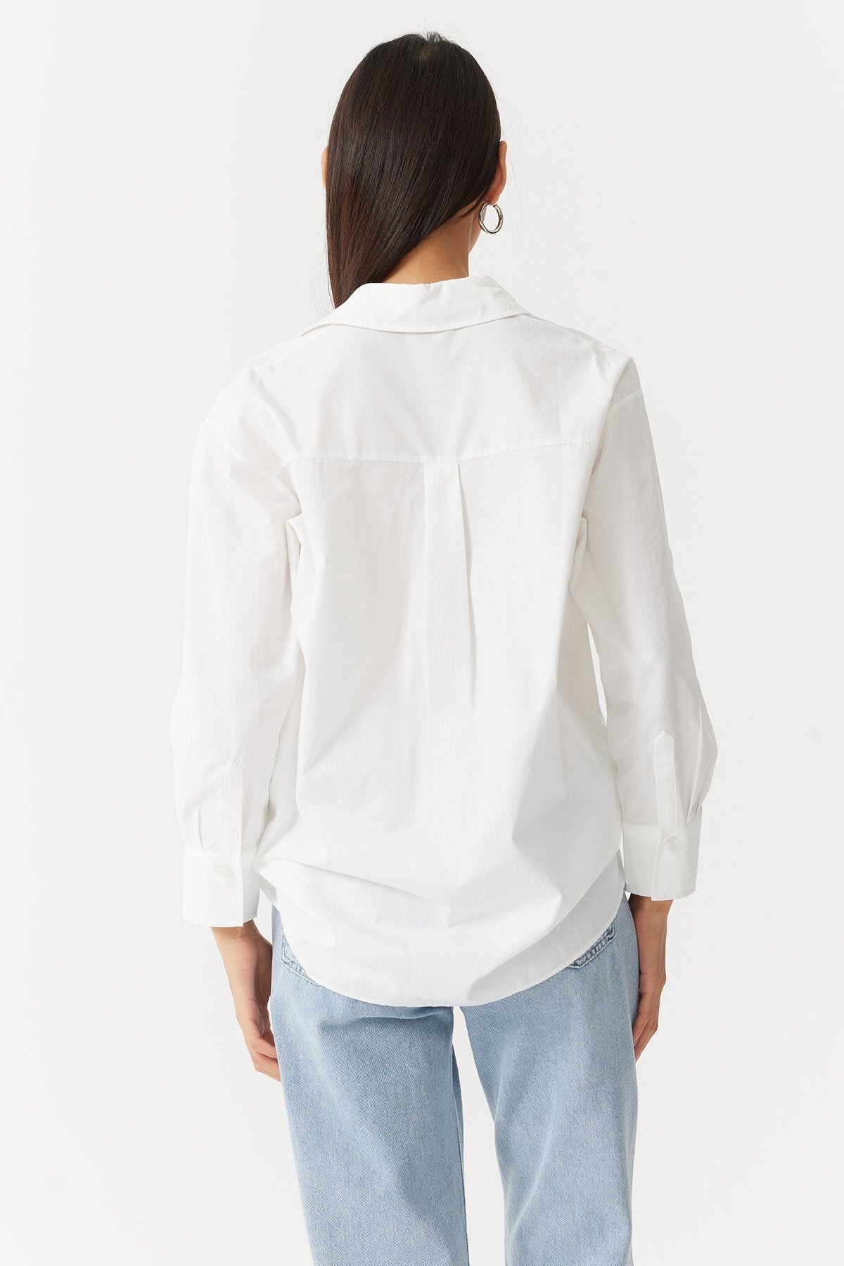 قميص نسائي بنصف أزرار أمامية