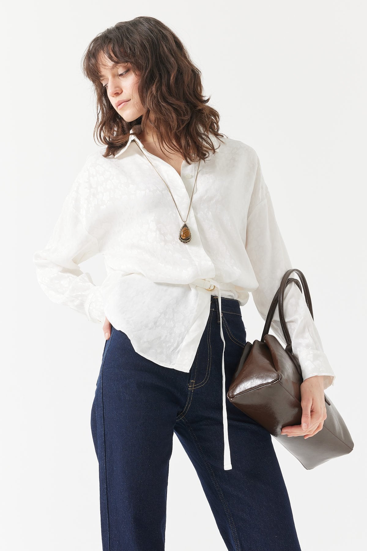 Kadın Desenli Kemerli Gömlek