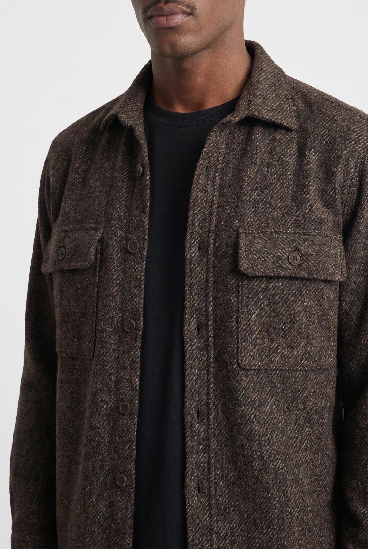 چاکەتی کراسێکی ئاسایی پیاوان