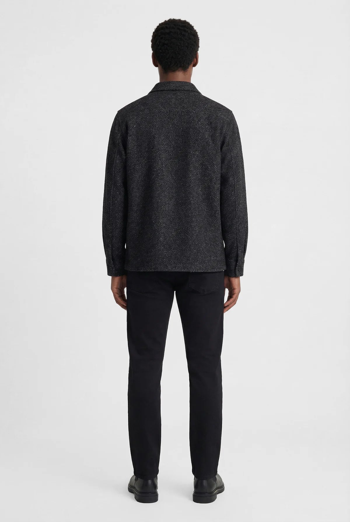 چاکەتی کراسێکی ئاسایی پیاوان