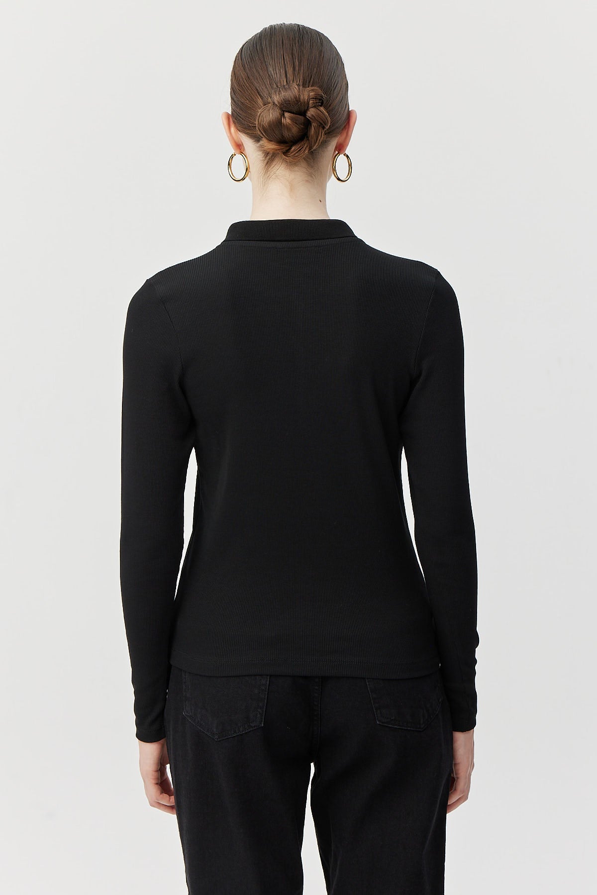 بلوزة بولو نسائية بسحاب وياقة بولو