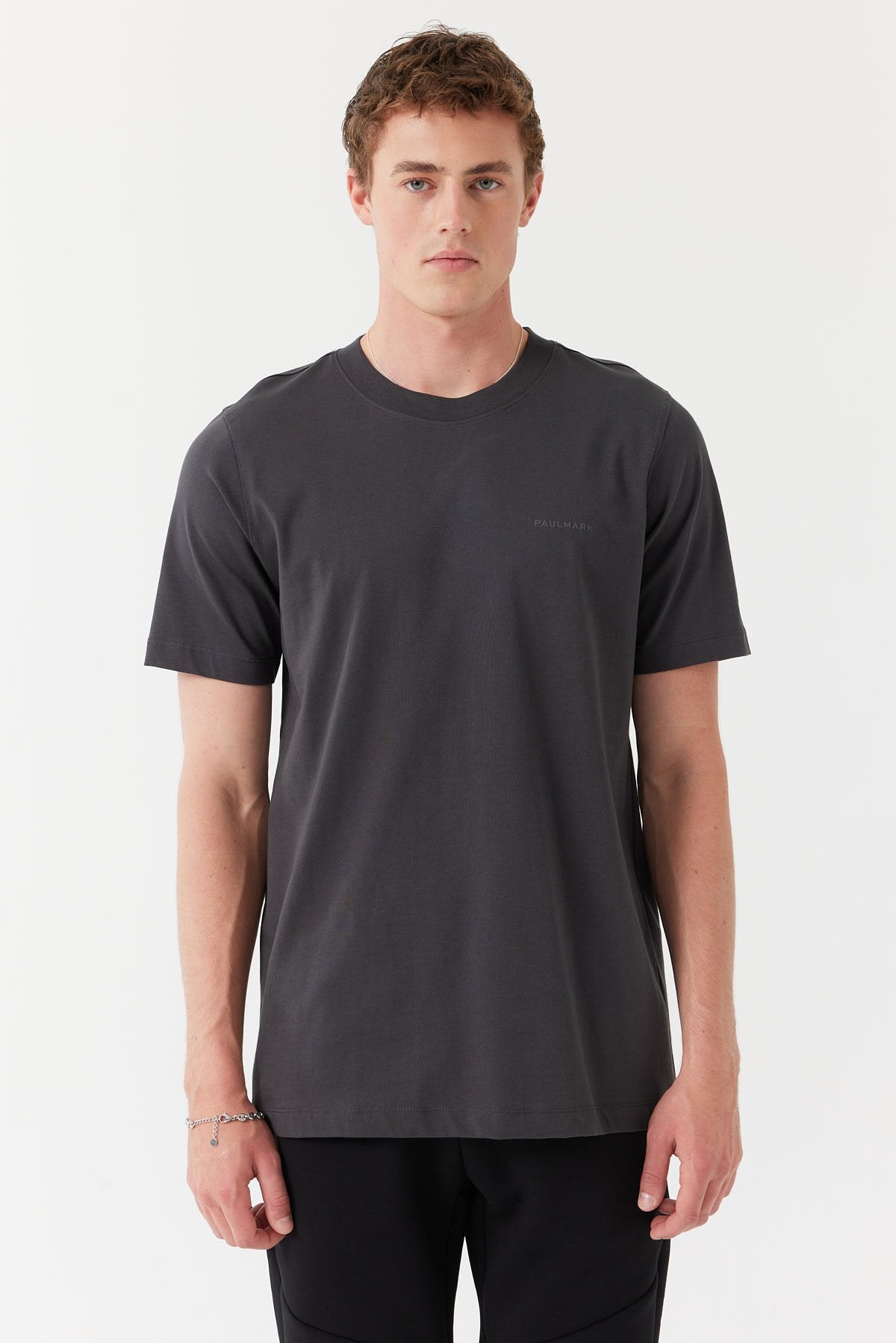 تي شيرت رجالي أساسي برقبة دائرية