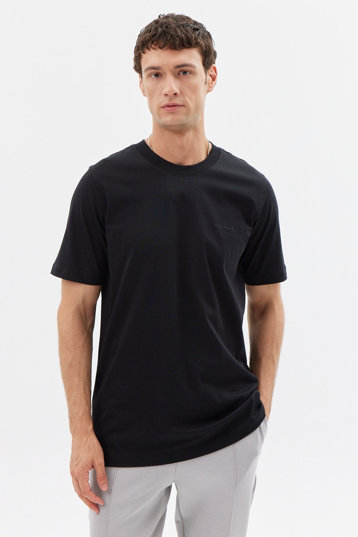 تي شيرت رجالي أساسي برقبة دائرية