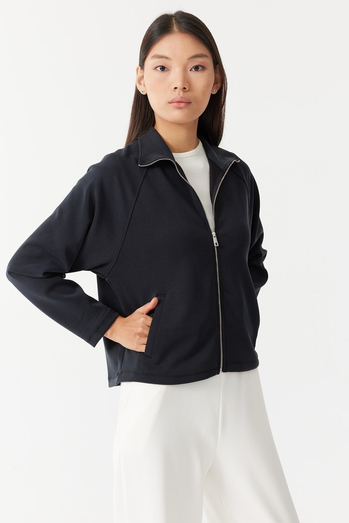 سويت شيرت نسائية بسحاب