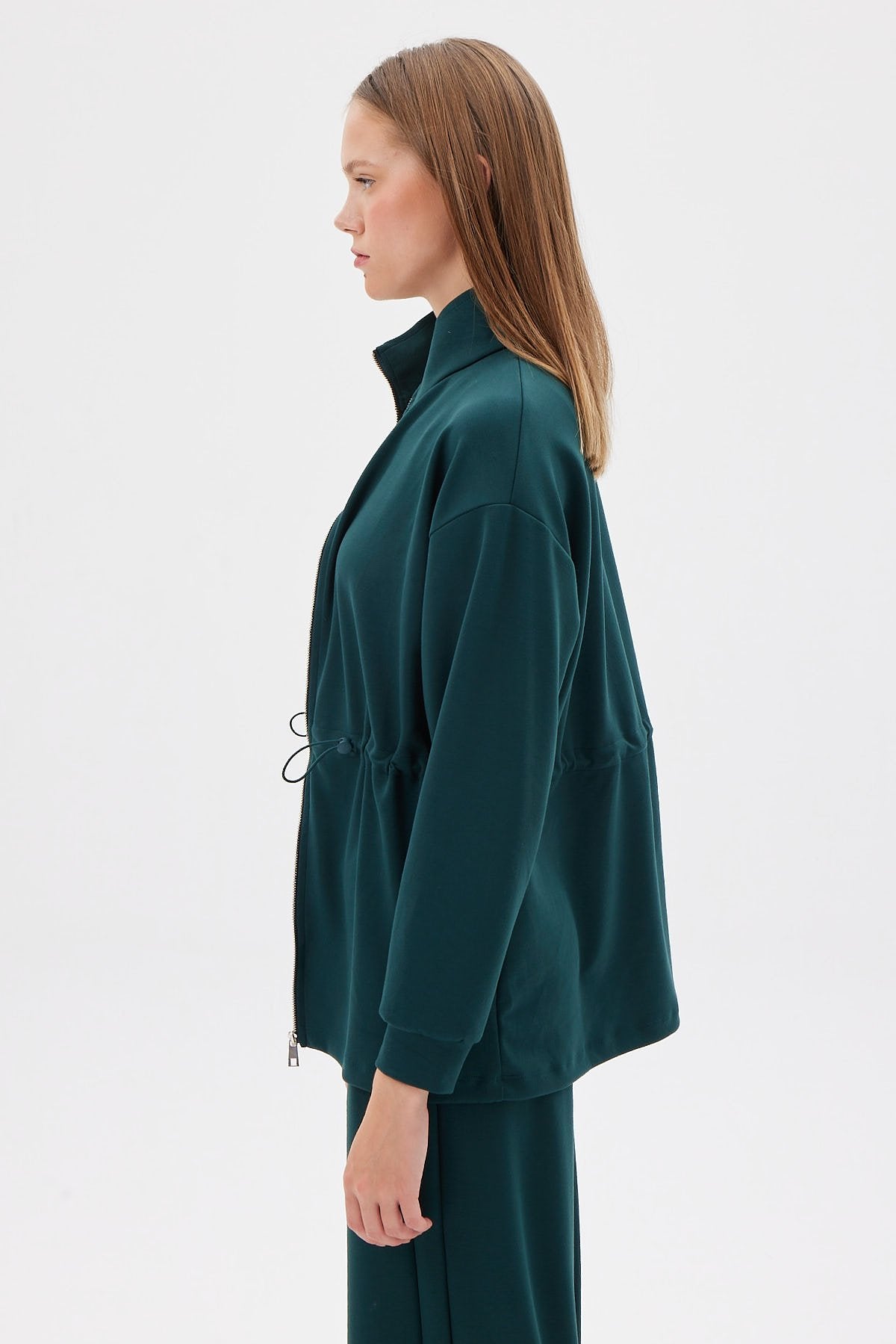 سويت شيرت نسائية بتفاصيل عند الخصر