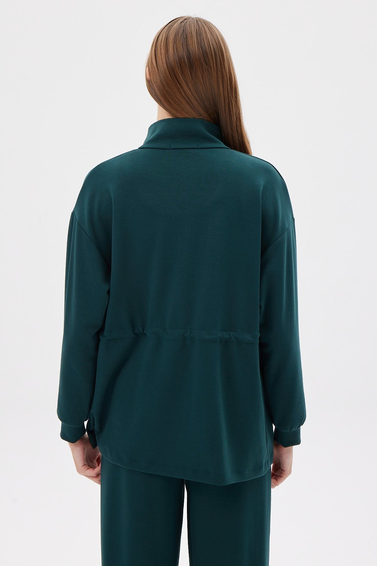 سويت شيرت نسائية بتفاصيل عند الخصر