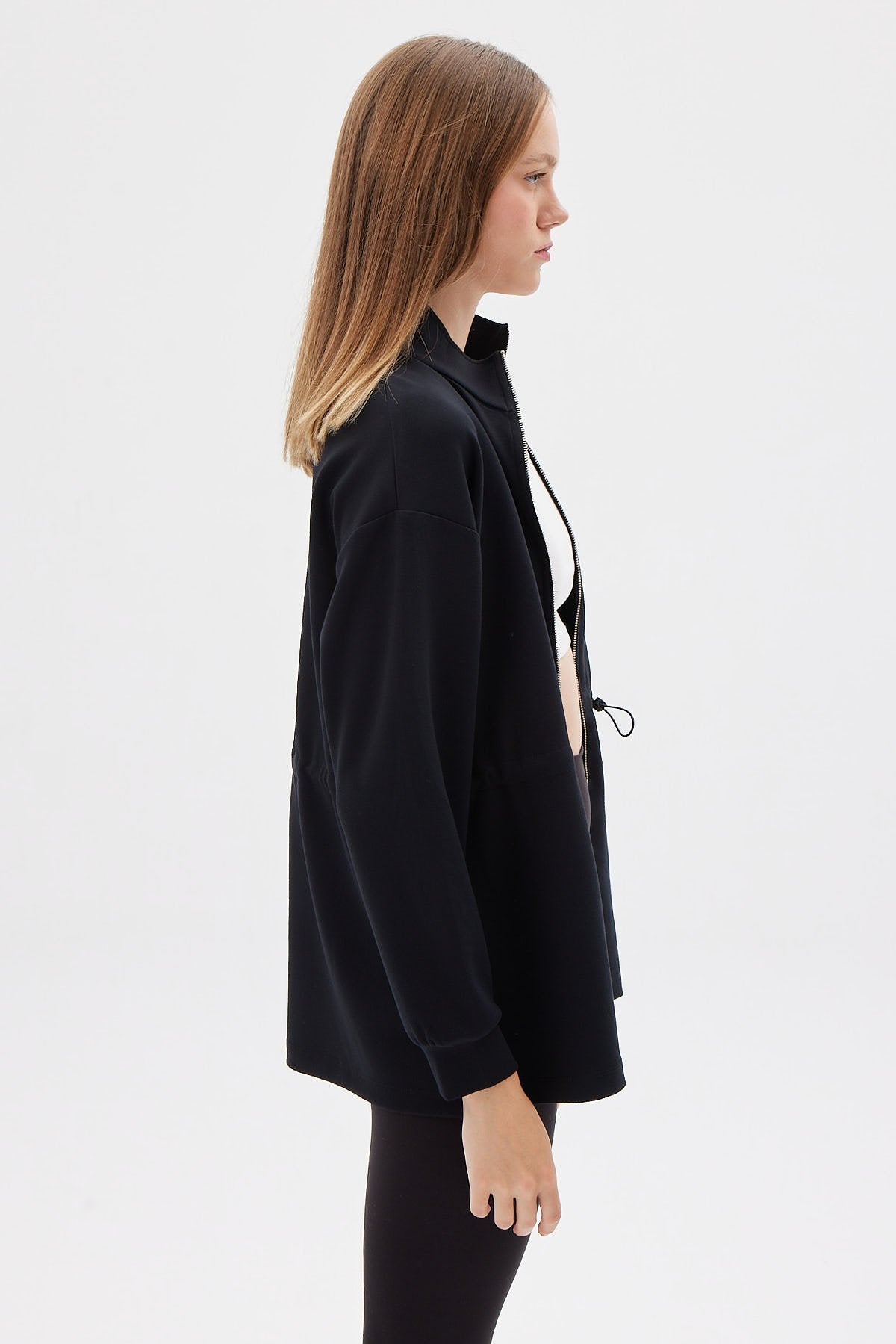 سويت شيرت نسائية بتفاصيل عند الخصر