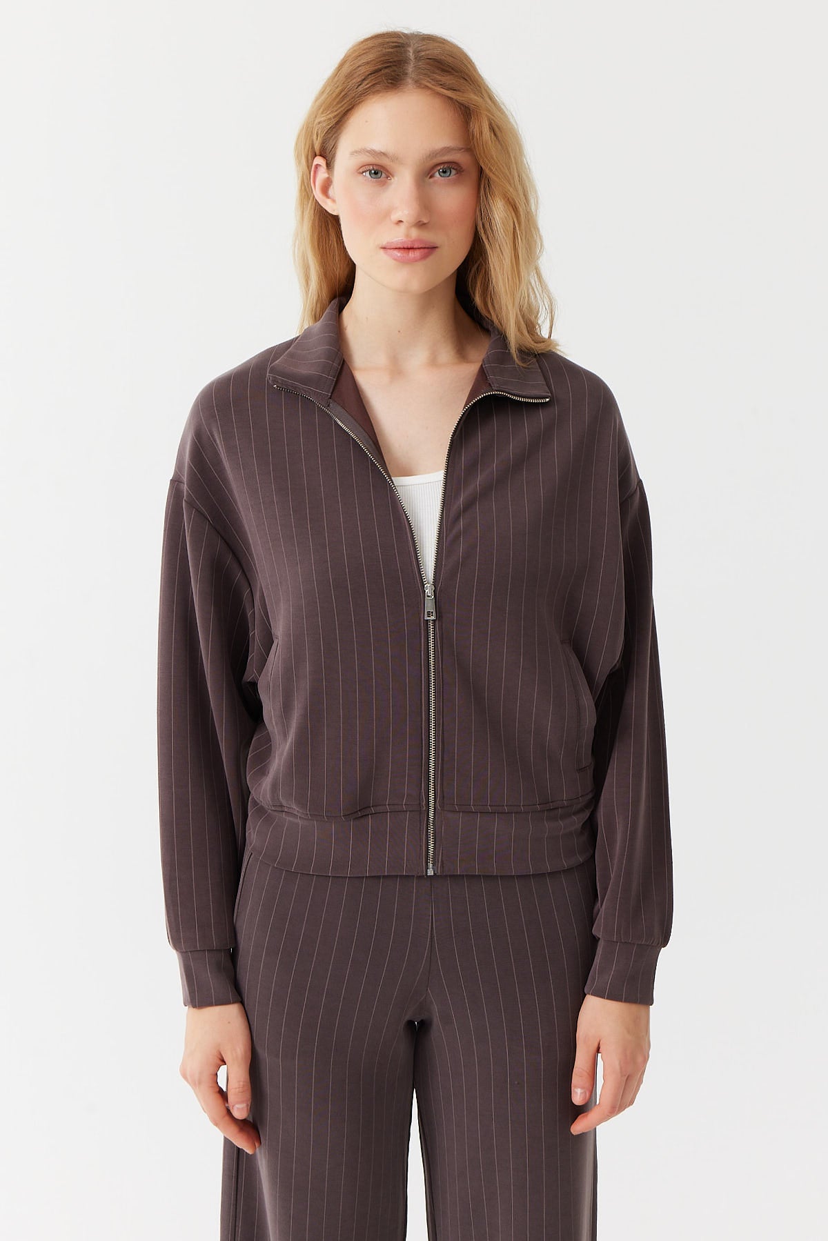 Kadın Dik Yaka Sweatshirt