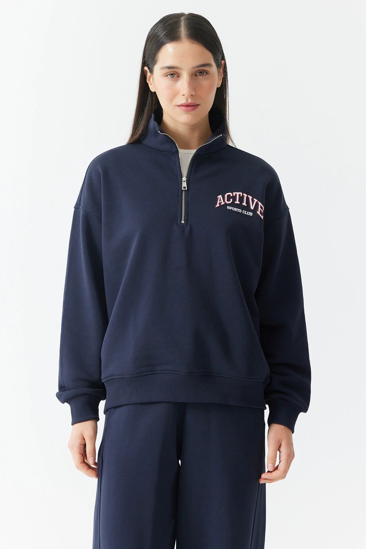 سويت شيرت نسائي بسحاب وياقة عالية