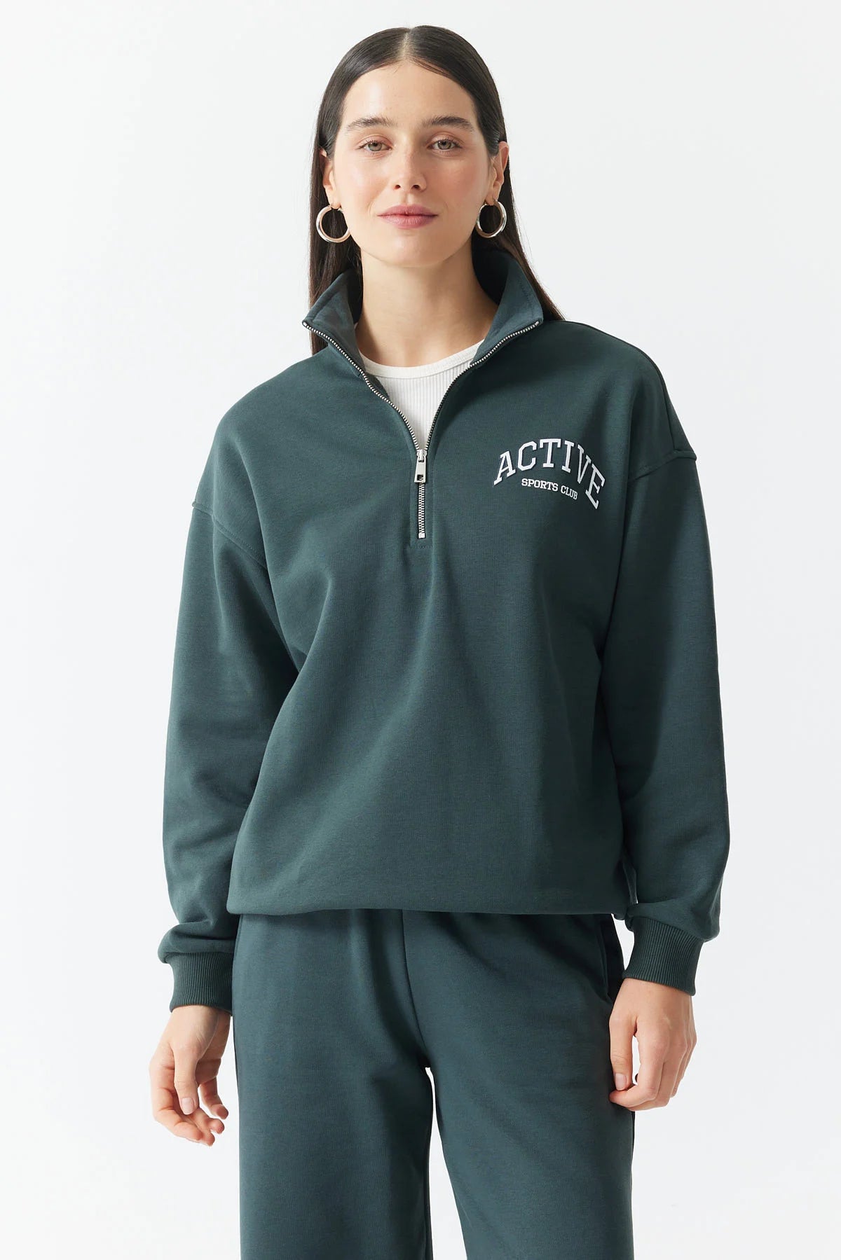 سويت شيرت نسائي بسحاب وياقة عالية