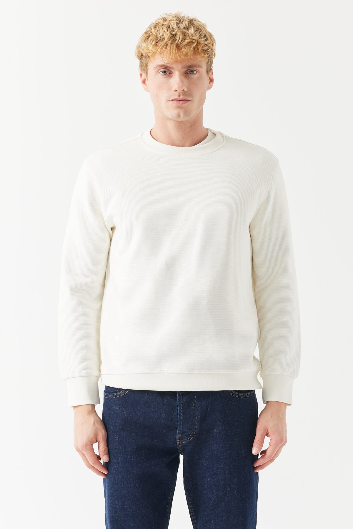 سويت شيرت رجالي أساسي