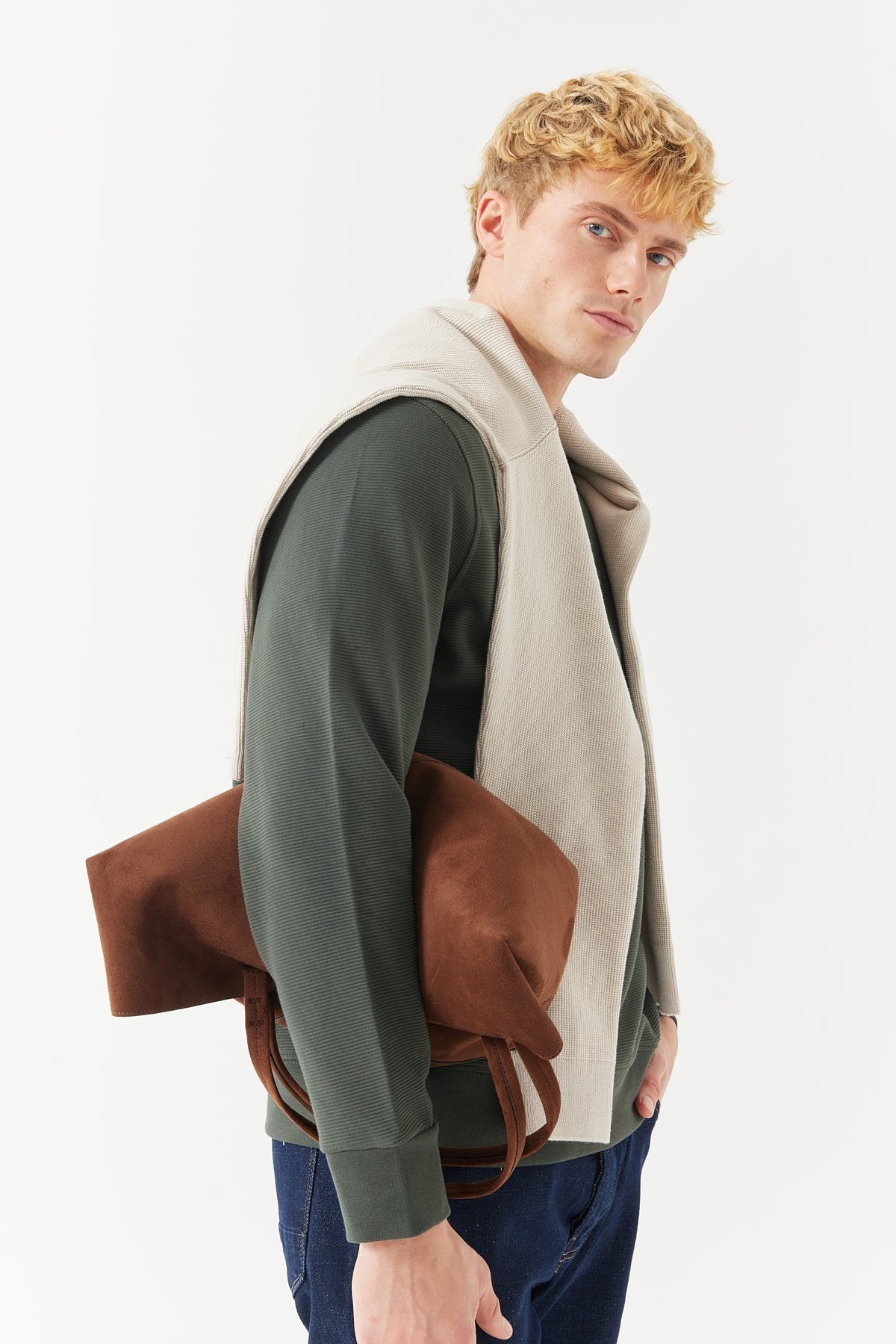 سويت شيرت رجالي أساسي